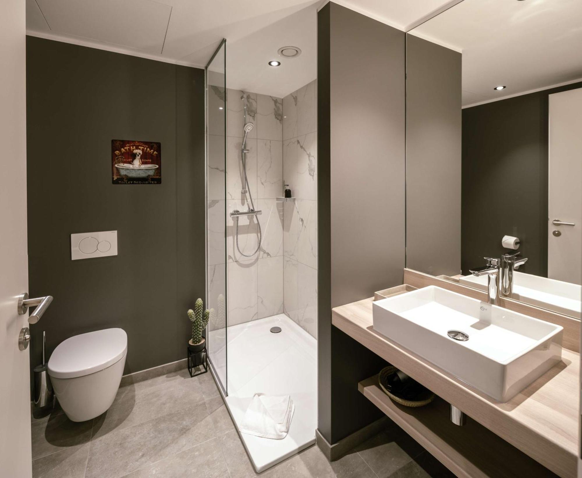 Hotel apartamentowy Adina Serviced 4*